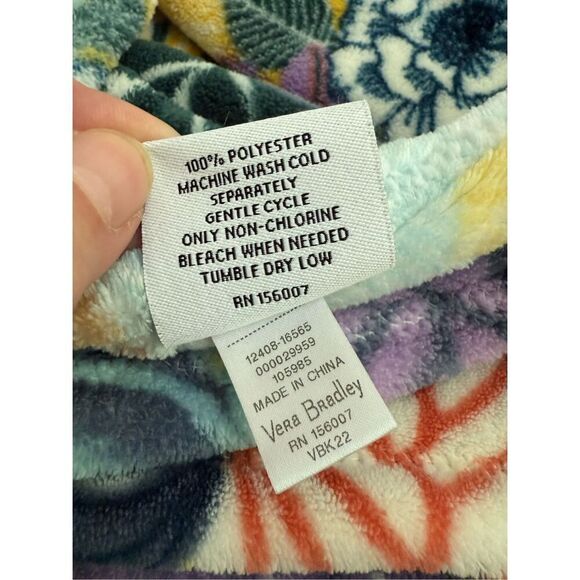 Vera Bradley Plush Throw Blanket Palm Floral Display Only - Picture 7 of 9